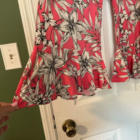 ECI Floral petite XL Capri with ruffle - Picture 2 of 5
